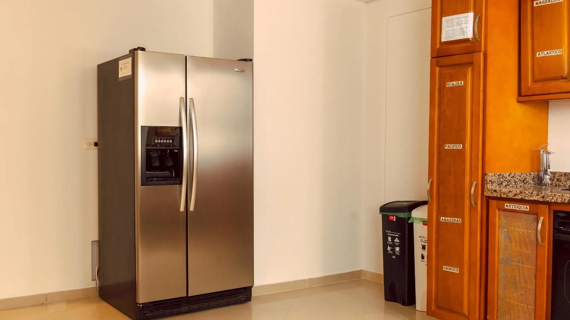 Elegante Habitacion Bano Compartido En Poblado-B11 Medellín