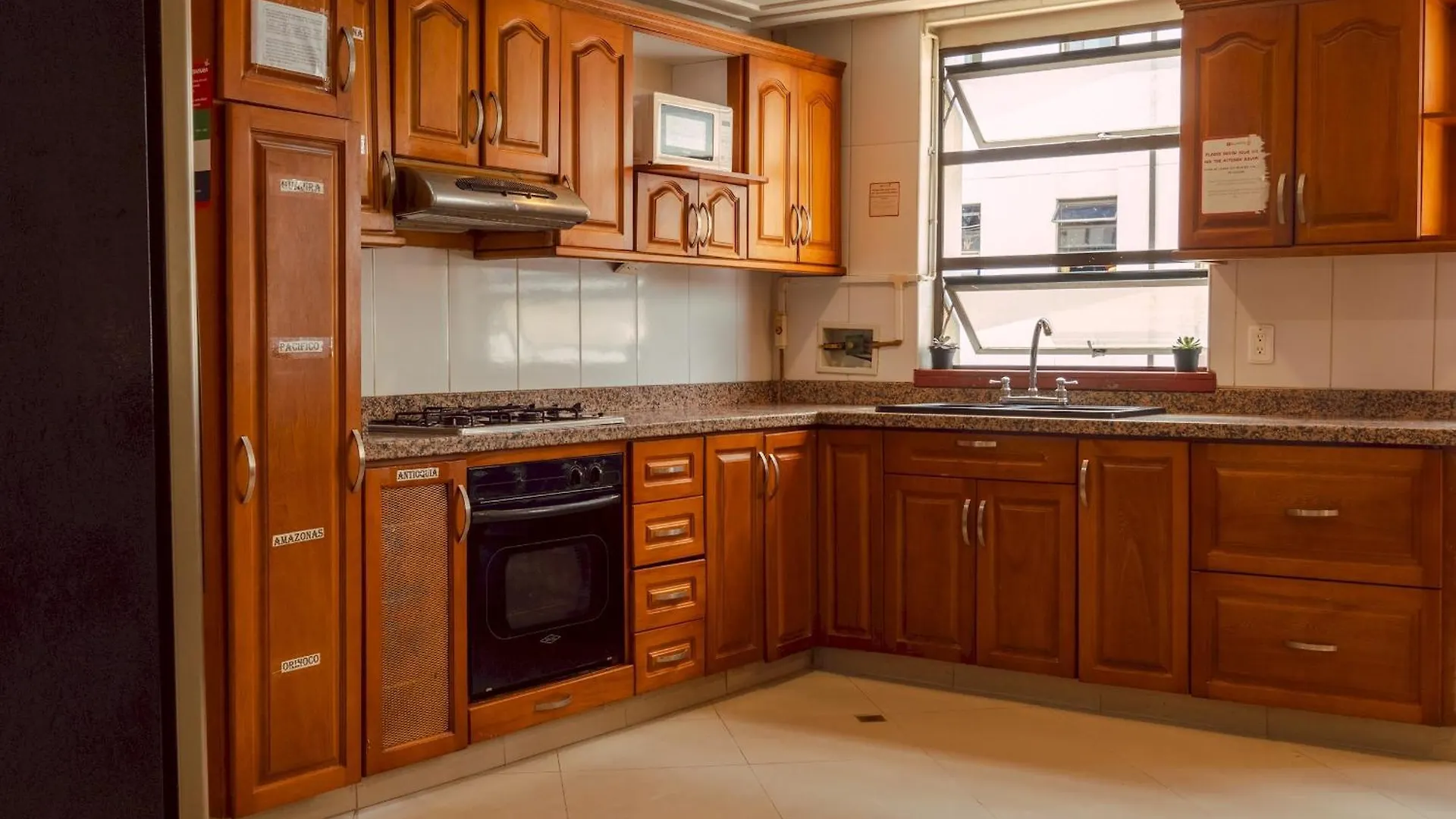 Elegante Habitacion Bano Compartido En Poblado-B11 メデジン 0*,